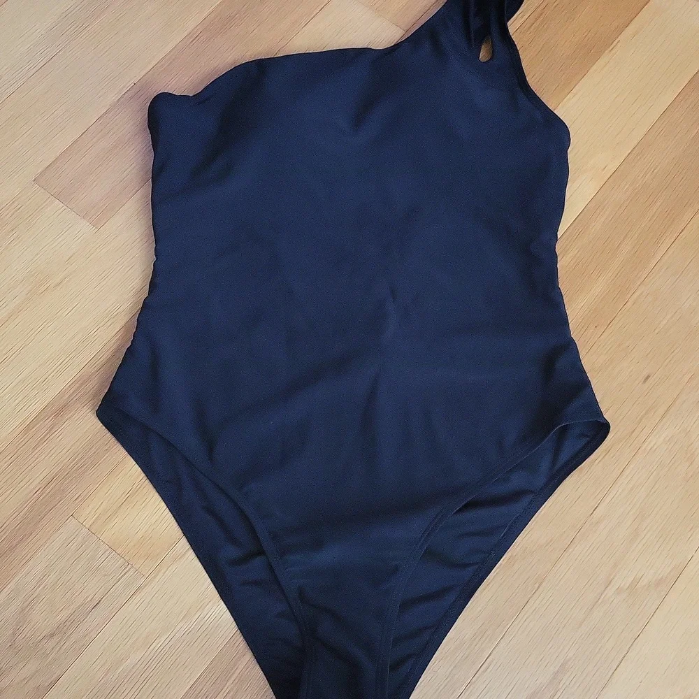 Elegant Black One-Shoulder Swimsuit Brand NEW - Picture 7 of 11